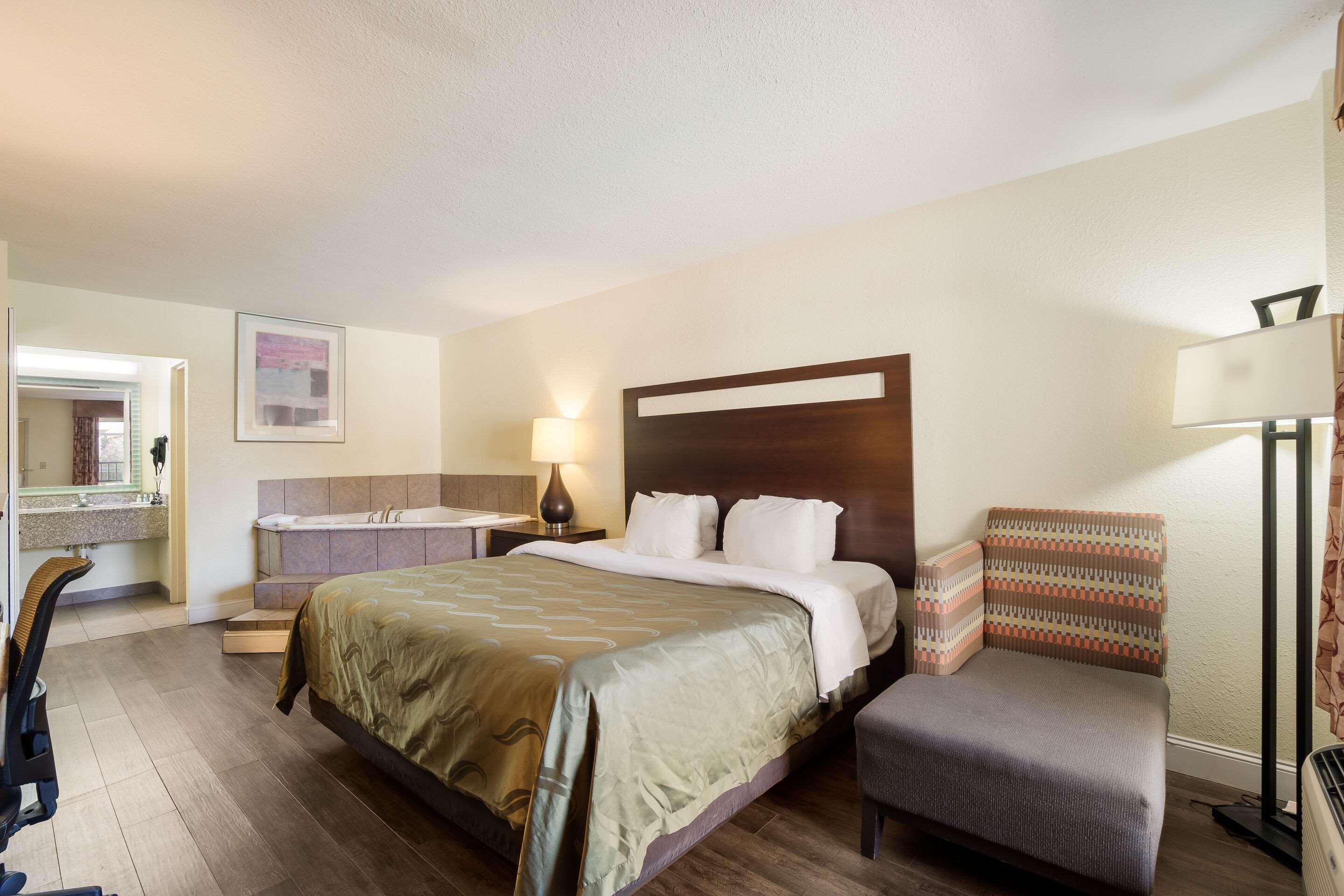 Quality Inn & Suites Conference Center Statesboro Historic District Luaran gambar